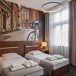 Downtown 3*