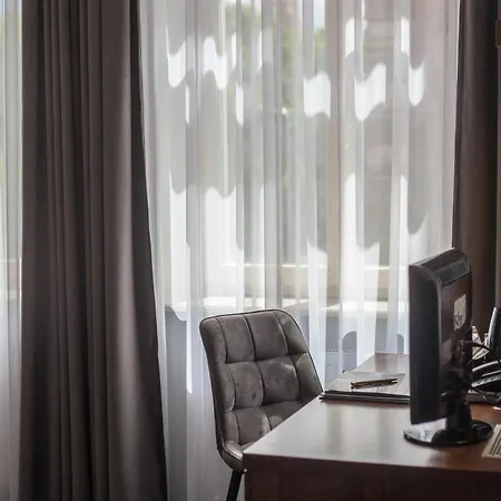 Downtown Hotel 3*