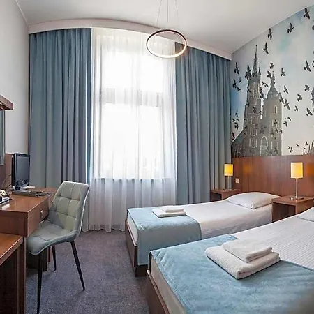 Downtown 3*