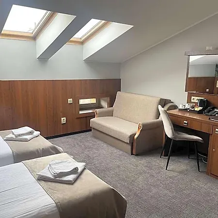Downtown 3*
