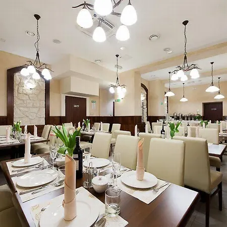 מלון Downtown 3*
